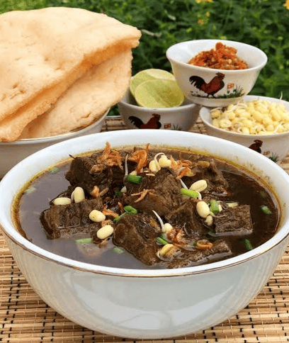 Kuliner Nusantara Rawon Jawa Timur dengan Resep Autentik