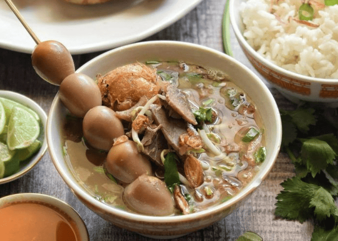 Kuliner Nusantara Soto Kudus yang Legendaris dan Penuh Rasa