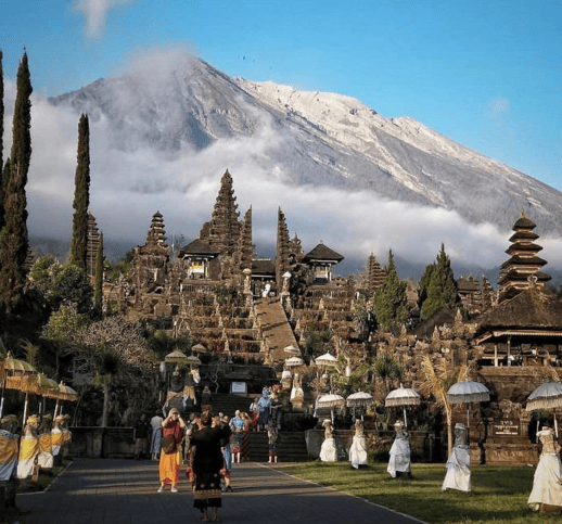 Pura Besakih Pusat Spiritual dan Keindahan Bali Gunung Agung