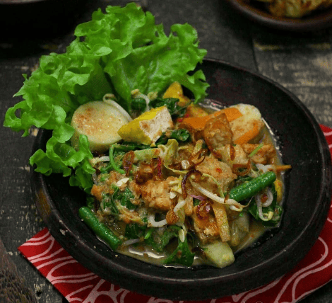 Lotek Hidangan Tradisional yang Menyatukan Rasa dan Gizi