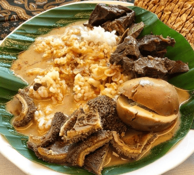 Nasi Gandul: Kelezatan Khas Pati yang Menggugah Selera
