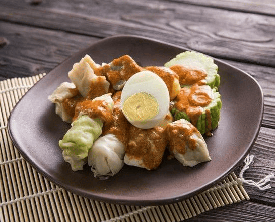 Siomay Bandung: Kudapan Legendaris Cita Rasa Khas Nusantara