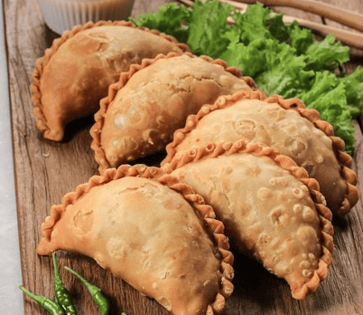 Kuliner Pastel Renyah Berisi Ragout yang Selalu Bikin Nagih